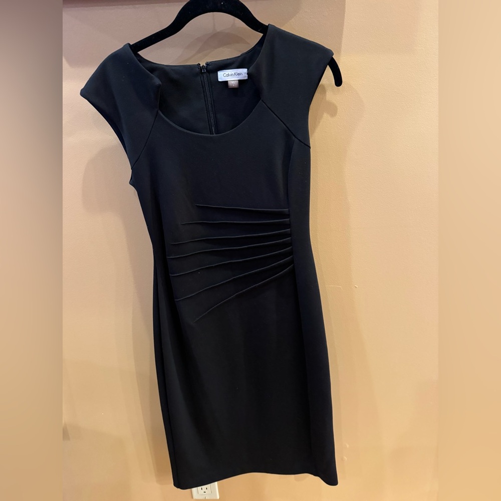 Calvin Klein Black Pleated Sleeveless Women's Career / Cocktail Dress Size 2